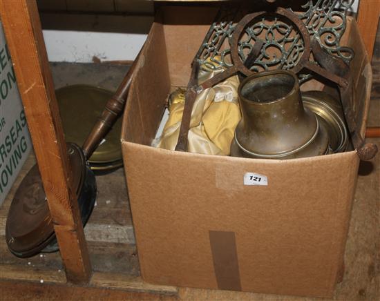 Brass trivet, 2 warming pans etc(-)